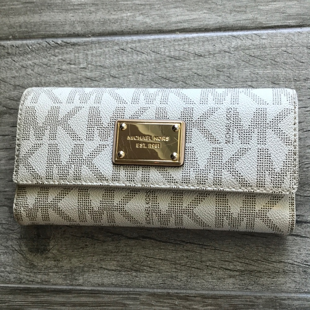 Michael kors wallet